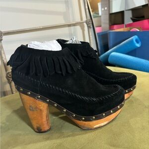 7 Flogg black nailhead leather suede platform wooden heel shoes with fringe